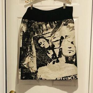 Agnes B. Monochrome Graphic Pencil Skirt